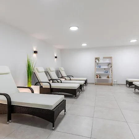 Ostseeallee Ostseeallee 3-23 アパート 4*